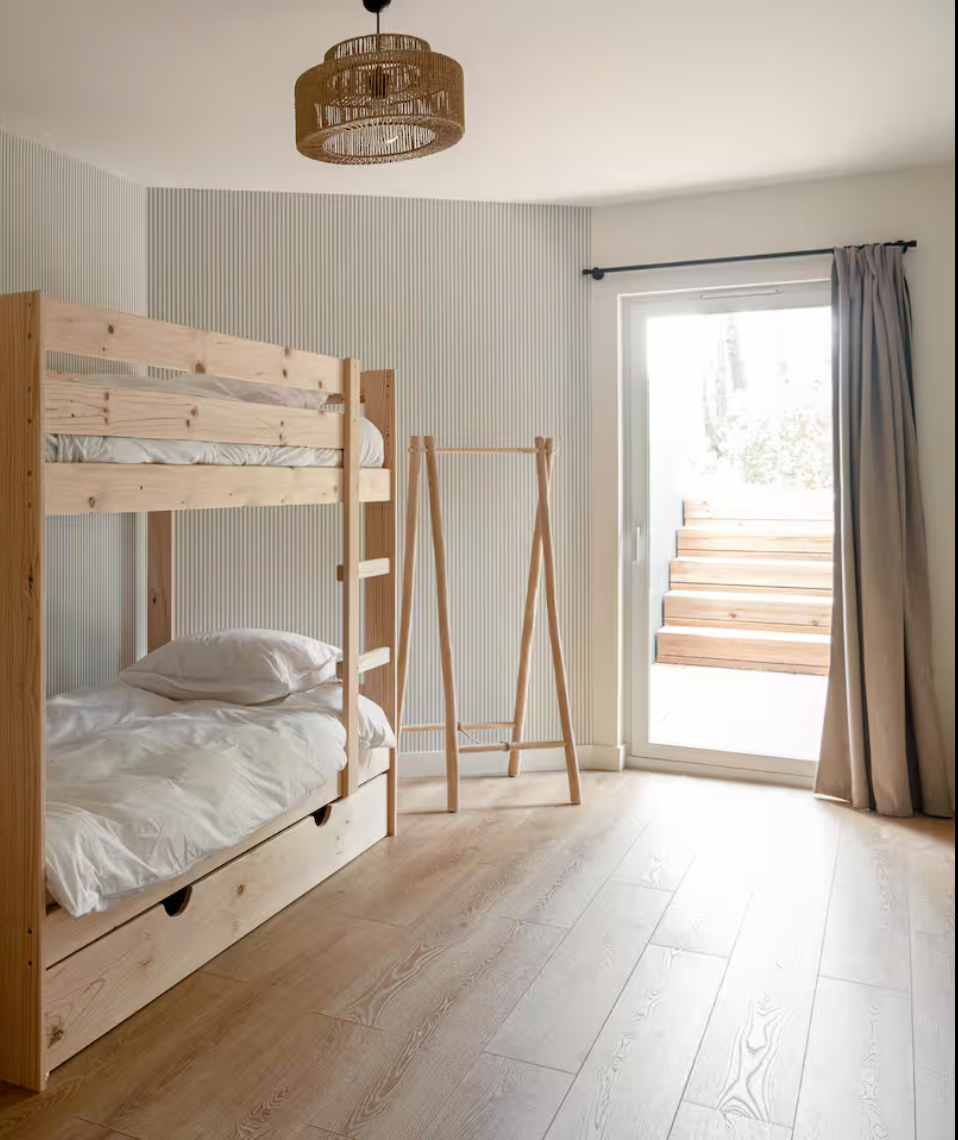 🌺 Chambre partagée – Lit simple dortoir (SDB commune)