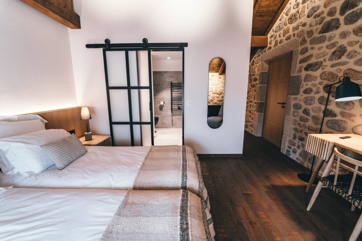 🌷 Chambre partagée avec SDB privative – lit simple