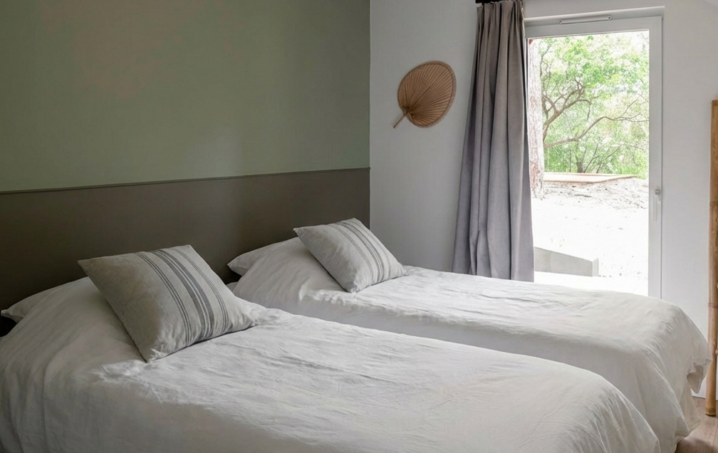 💐 Chambre partagée – Lit simple (SDB privative)